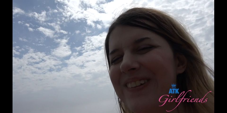 Teens Kissing on Beach: Wet Blonde POV Date Orgasm Action