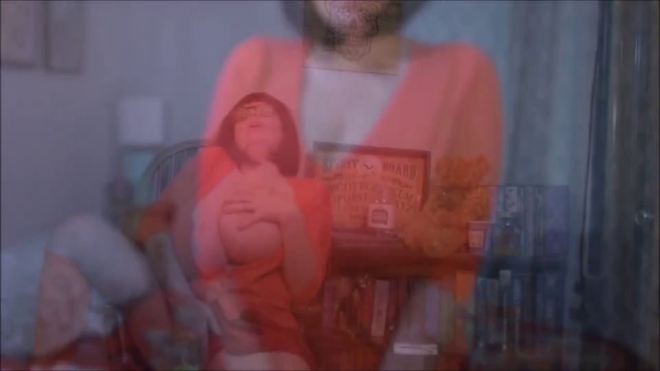 Lirio encantador - Velma’s Fantasy (Boobs Porn) (Tetas Grandes porno)