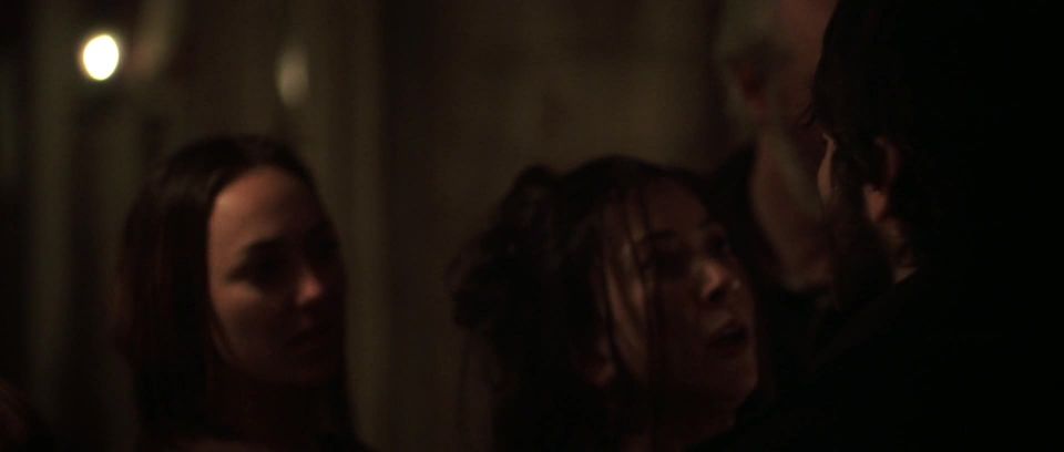 Milla Jovovich, Phillipa Peak, etc – La reclamación (2000) HD 1080p - (Porno de Celebridad)