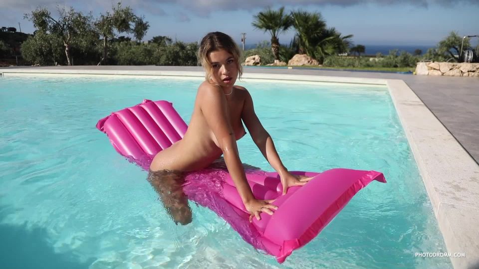 Sexy Night Passions Featuring Starlet Luna Revealed