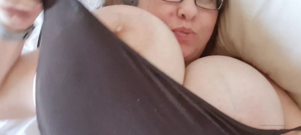 Jennica Lynn () Jennicalynn - tank top lost the battle 19-09-2020