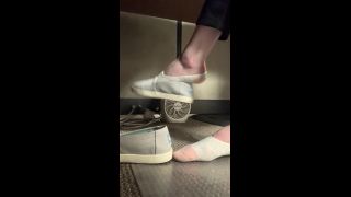 Freckled Feet21-02-2020 - ho doesn$t LOVE shoe dangles3646