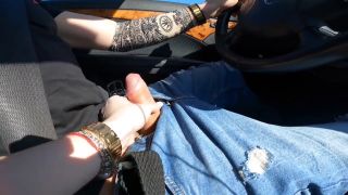POV I made Him CUM While He Driving CUMSHOT And Nice Feeling !!