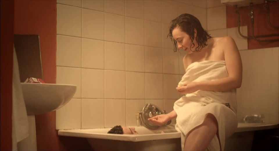 Salome Richard - Les naves blancas empechent de dormitorio (2011) HD 720p - (Porno Celebridad)