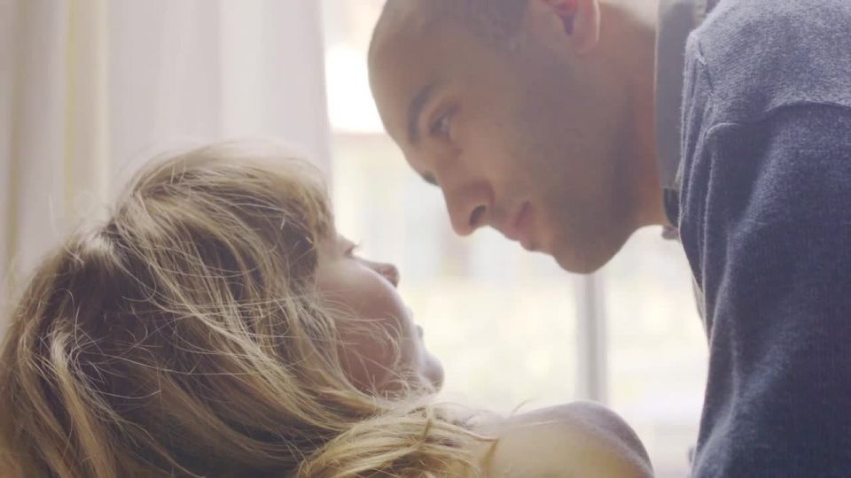 Simone van Bennekom - Over Zonen (2012) HD 720p - (Celebridad porno)