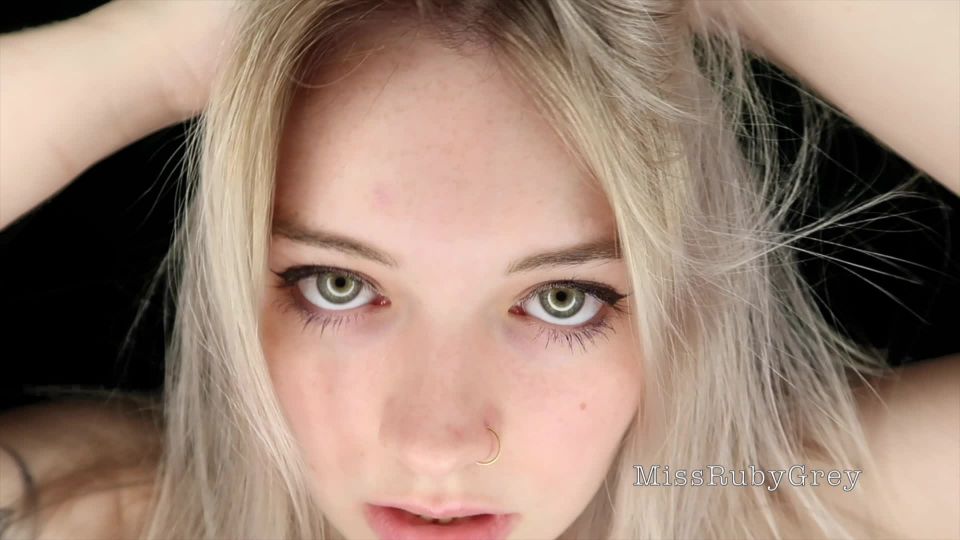 gratis porno video 43 creampie fetiche pies porno Miss Ruby Grey - Desgraciada Dick Deseo  fetiche