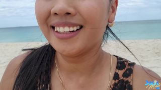 Sorpresa Voyeur Facial mientras chorrea en la playa 4K ¡NUEVO 2024 Voyeur!