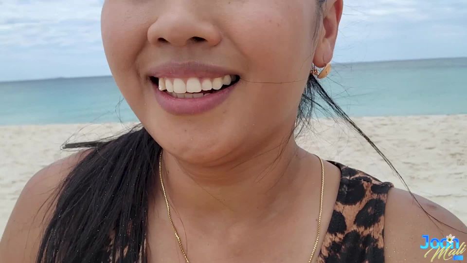 Sorpresa Voyeur Facial mientras chorrea en la playa 4K ¡NUEVO 2024 Voyeur!