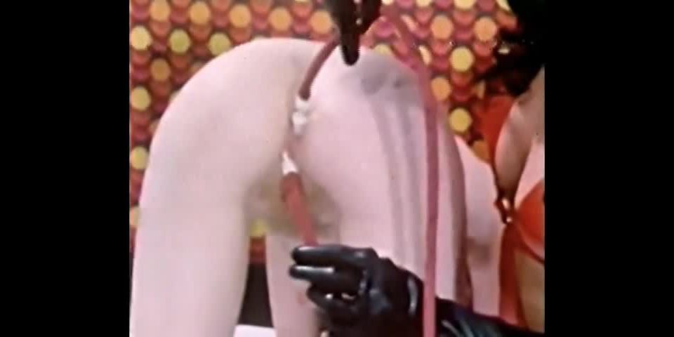 7112 Bizarre Klistierstunden