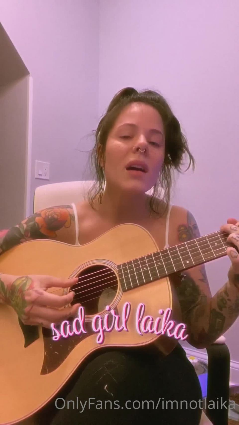 LAIKA - imnotlaika Imnotlaikai finished up the melody of this song last night i really like where im going with it - 23-06-2020 - SiteRip