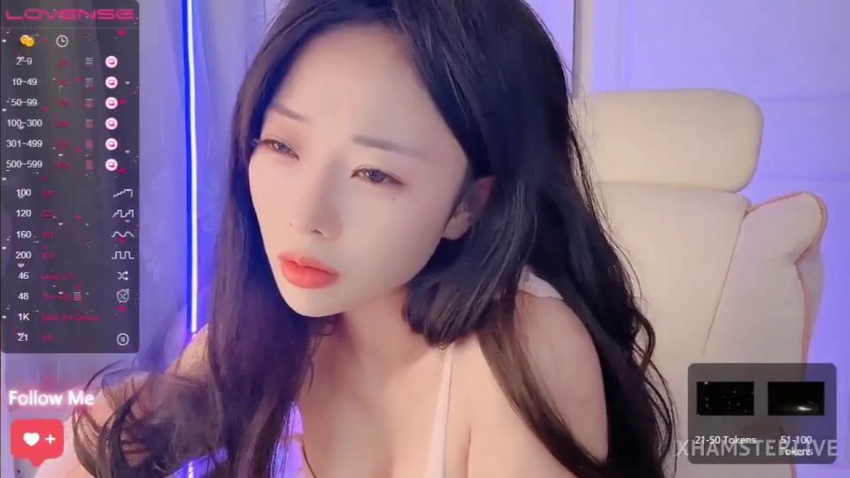 Rainbow Con 8: Exciting Nude Masturbation Scenes Unveiled