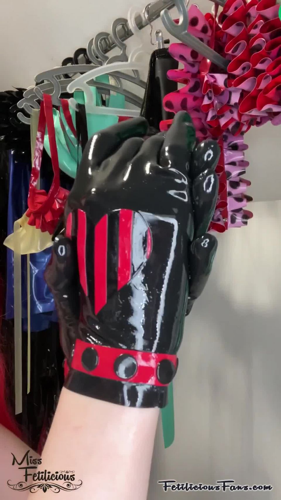 FetiliciousFans SiteRipPt 2New Gloves