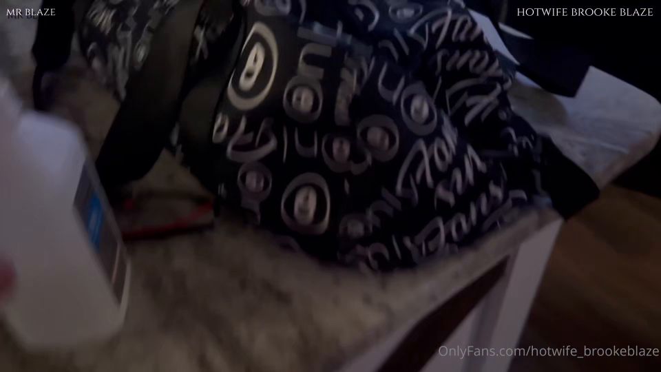 hotwife brookeblaze Making snow cones ☺️