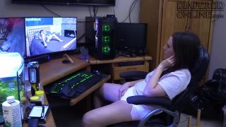 DiaperedonlineAlisha Alisha Masturbating While Watching Diaper Porn