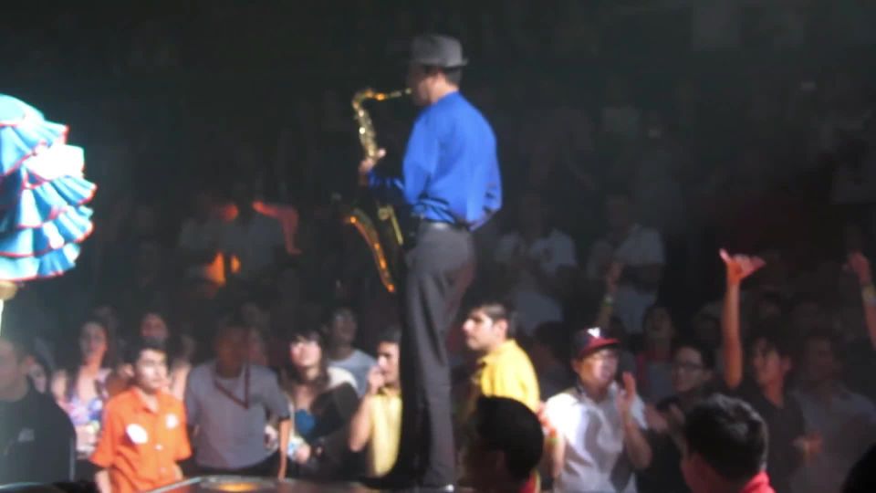 CocoBongo-SkirtBlowing-02