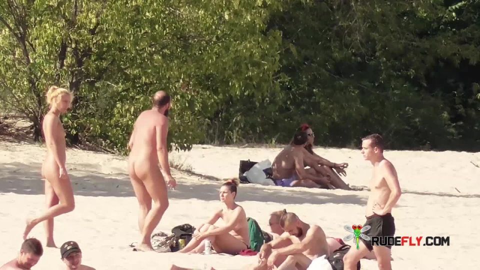 online adult video 41 Last summer video, on a naturist center, somewhere in France - hidden camera - webcam 
