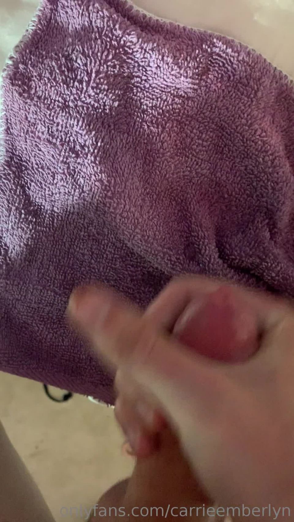 [Onlyfans] carrieemberlyn-16-05-2019-6799391-Quick cumshot before going to class