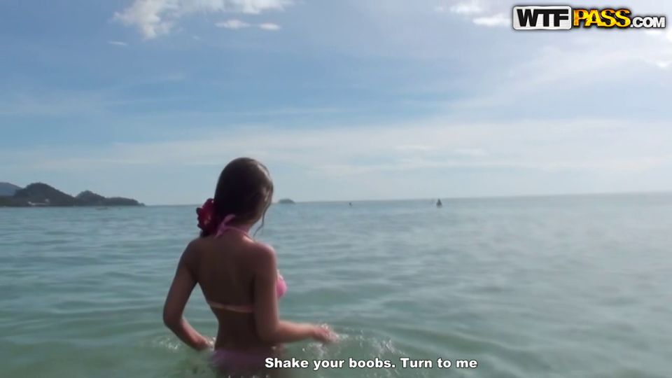 Anna Debine - Tailandia vacaciones mierda cerca de la cascada HD