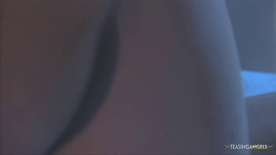 Touch Sexy lesbians engage in sexual intercourse and touch each other on the bed.