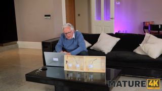 April velvet - taste, but dont gag on, darling - MILF