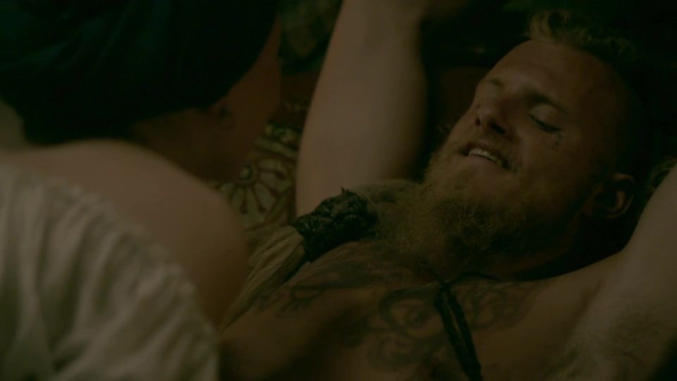 Dagny Backer Johnsen - Vikings s05e07 (2017) HD 1080p - (Porno de Celebridad)
