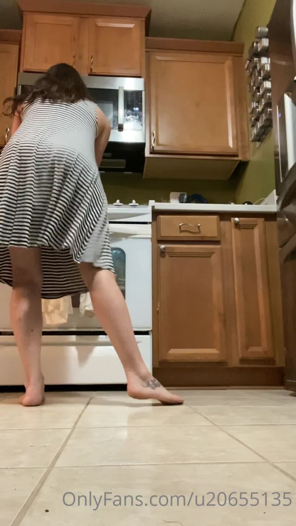 online porn video 16 junifurmoon Dancing with dirty feet while I clean the kitchen. - feet - feet porn african foot fetish