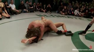 Dragon, Ariel, Beretta, Lyla: ¡La chica más caliente en la batalla de la red en un evento no escrito en Tag Team! femdom Ariel X, DragonLily, Beretta James, Lyla Storm