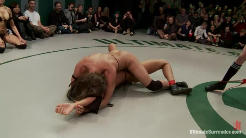 Dragon, Ariel, Beretta, Lyla: ¡La chica más caliente en la batalla de la red en un evento no escrito en Tag Team! femdom Ariel X, DragonLily, Beretta James, Lyla Storm