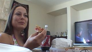 AmericanKittens 061123 daisy eat bts