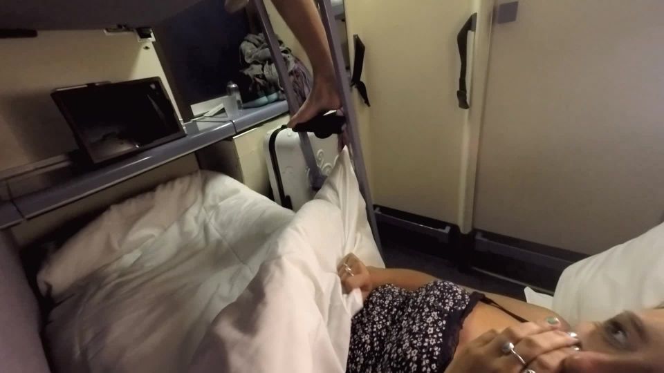 Mariah_Leonne – Train Masturbate Suck Stranger