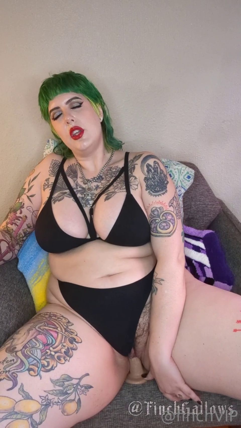 [K2S.CLUB] Finch Gallows - Mami tan caliente Dildo Cum - FullHD 1080P